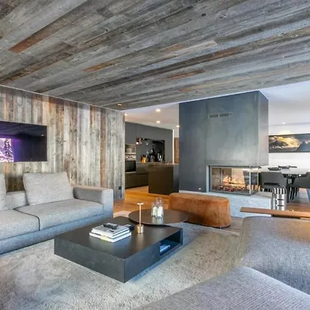 Esquinade 4 Bedrooms Apartment