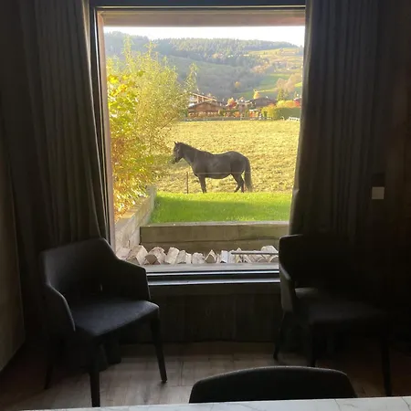 Esquinade 4 Bedrooms Apartment *